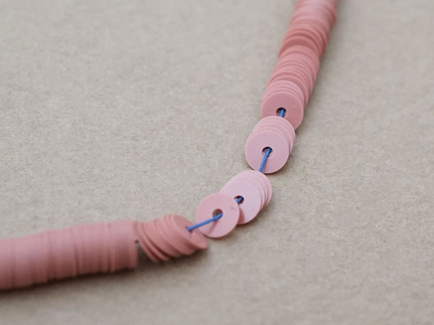 画像3: アンティーク スパンコール グレイッシュピンク 4mm  (3)