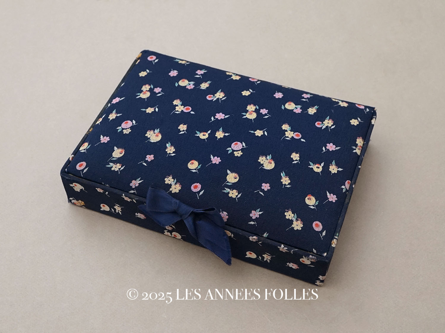 画像1: アンティーク パフュームボックス 花模様のカルトナージュボックス - HOUBIGANT PARIS - (1)