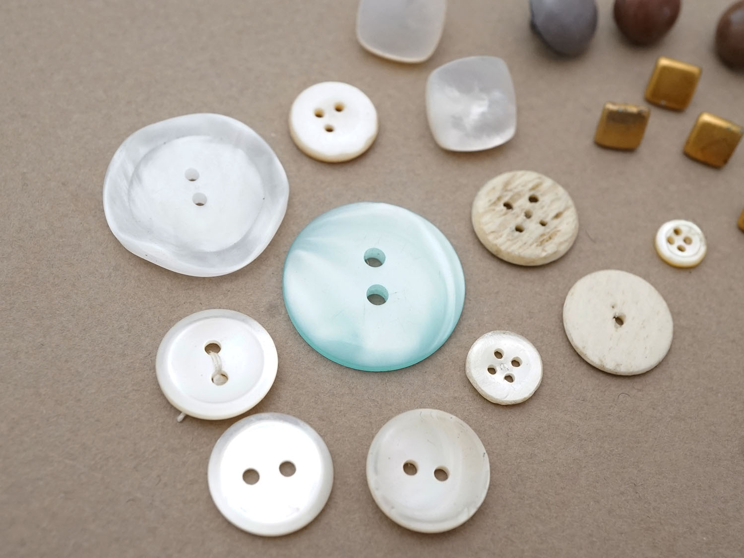 画像4: *蚤の市セット*アンティーク ボタンのセット  (4)