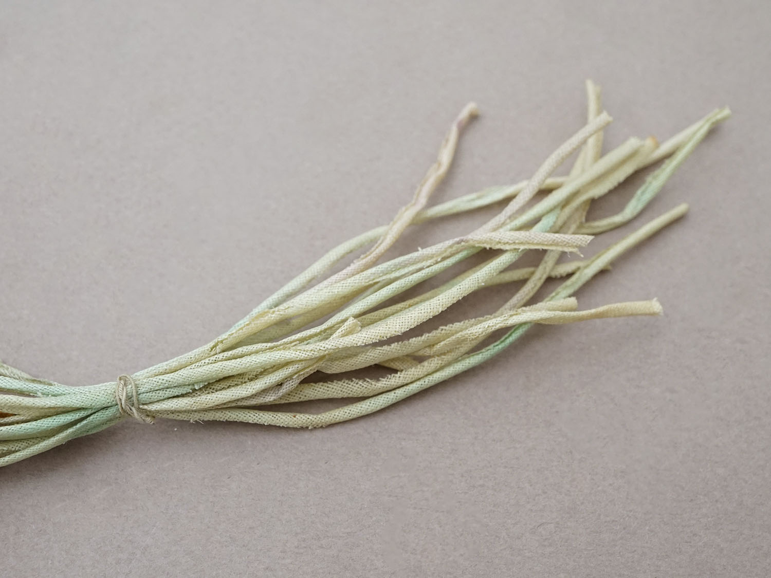 画像6: アンティーク デイジーの布花 16輪のセット (6)