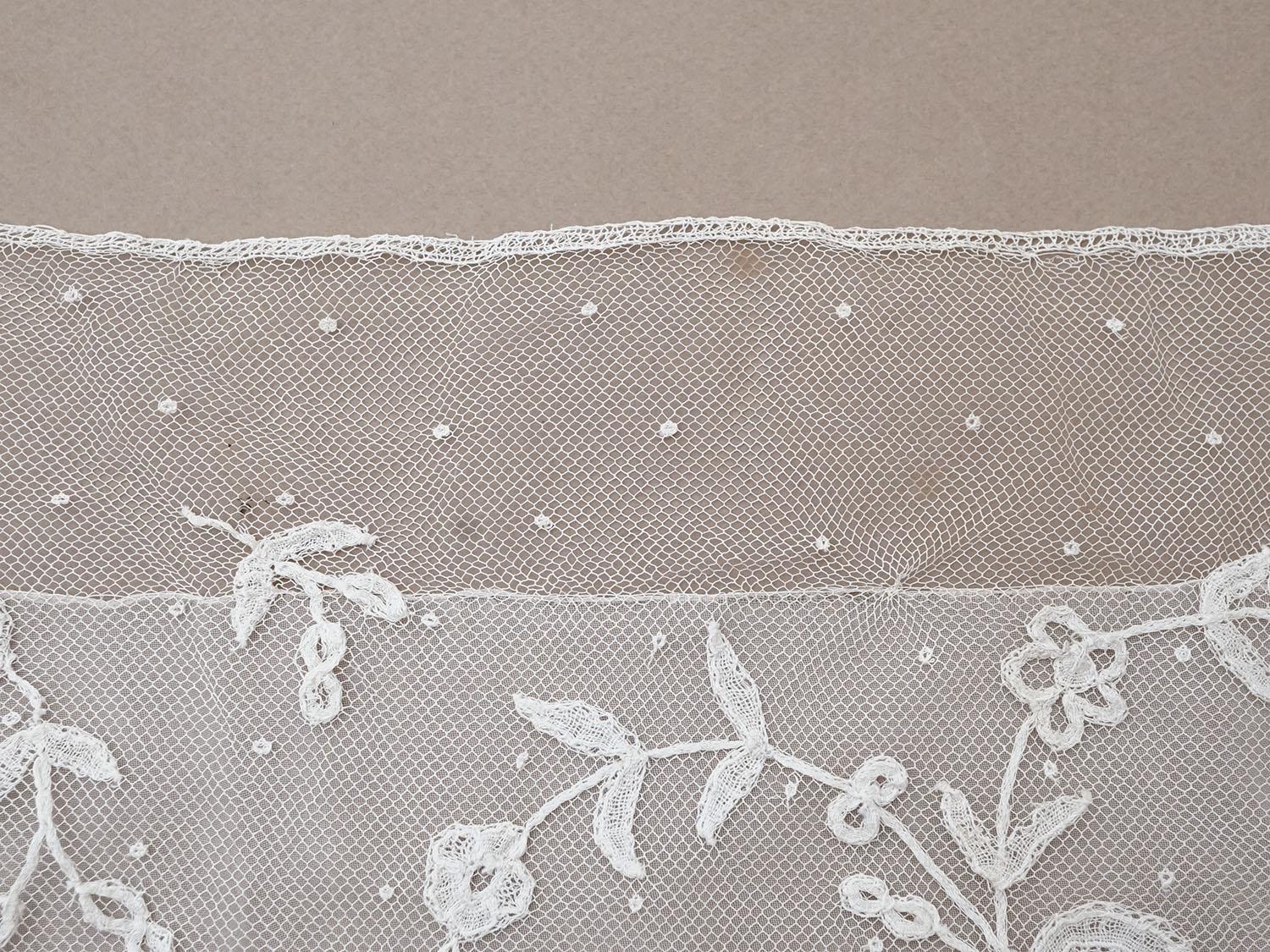 画像21: 19世紀末 アンティーク ドレスパーツ リボンのモチーフ アプリカシオン・アングルテール  4.2m 幅広22.5cmオフホワイト ボビンレース (21)
