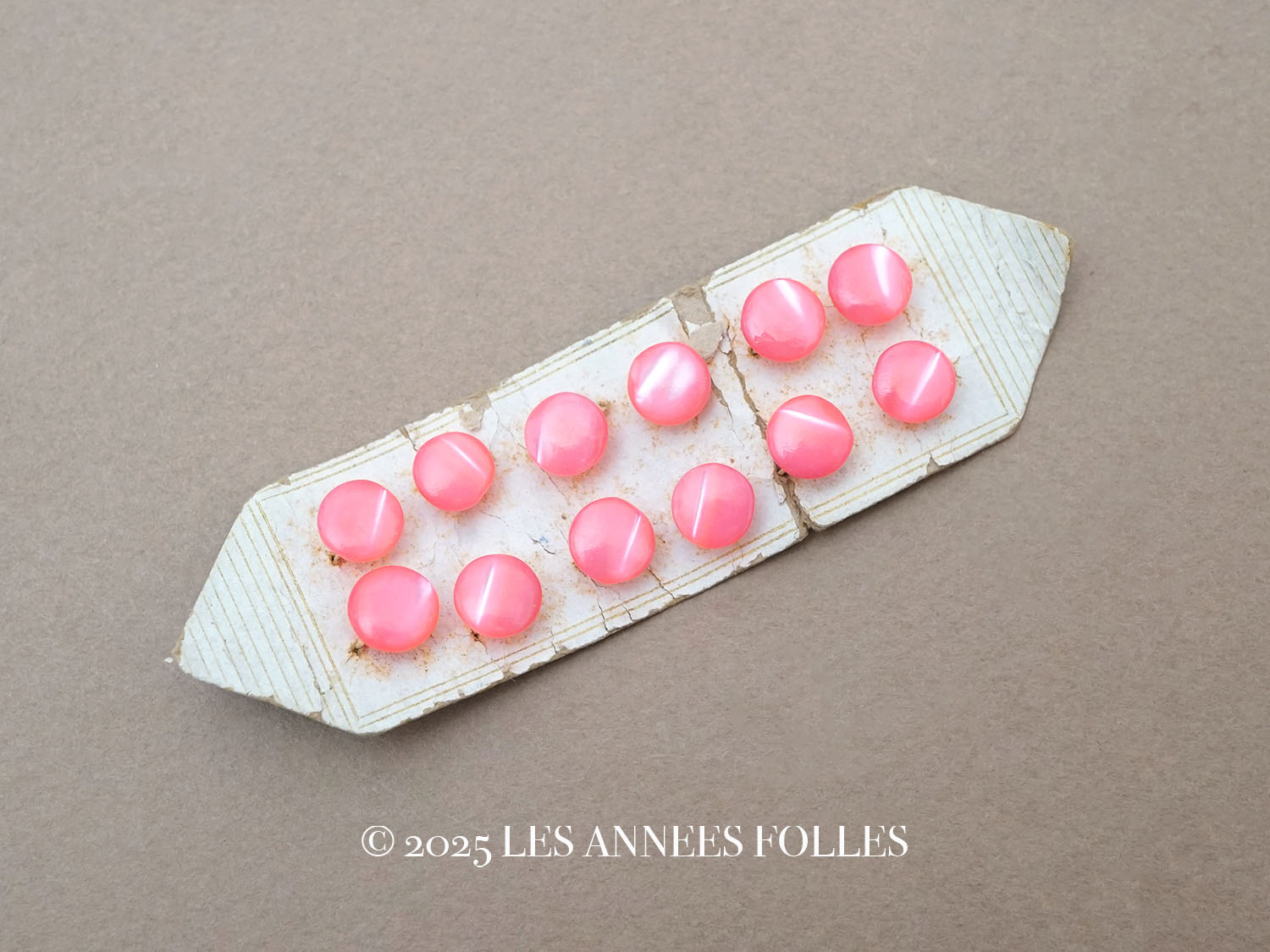 画像1: アンティーク マザーオブパール製 ボタン 7mm ピンク 12ピース シェルボタン (1)