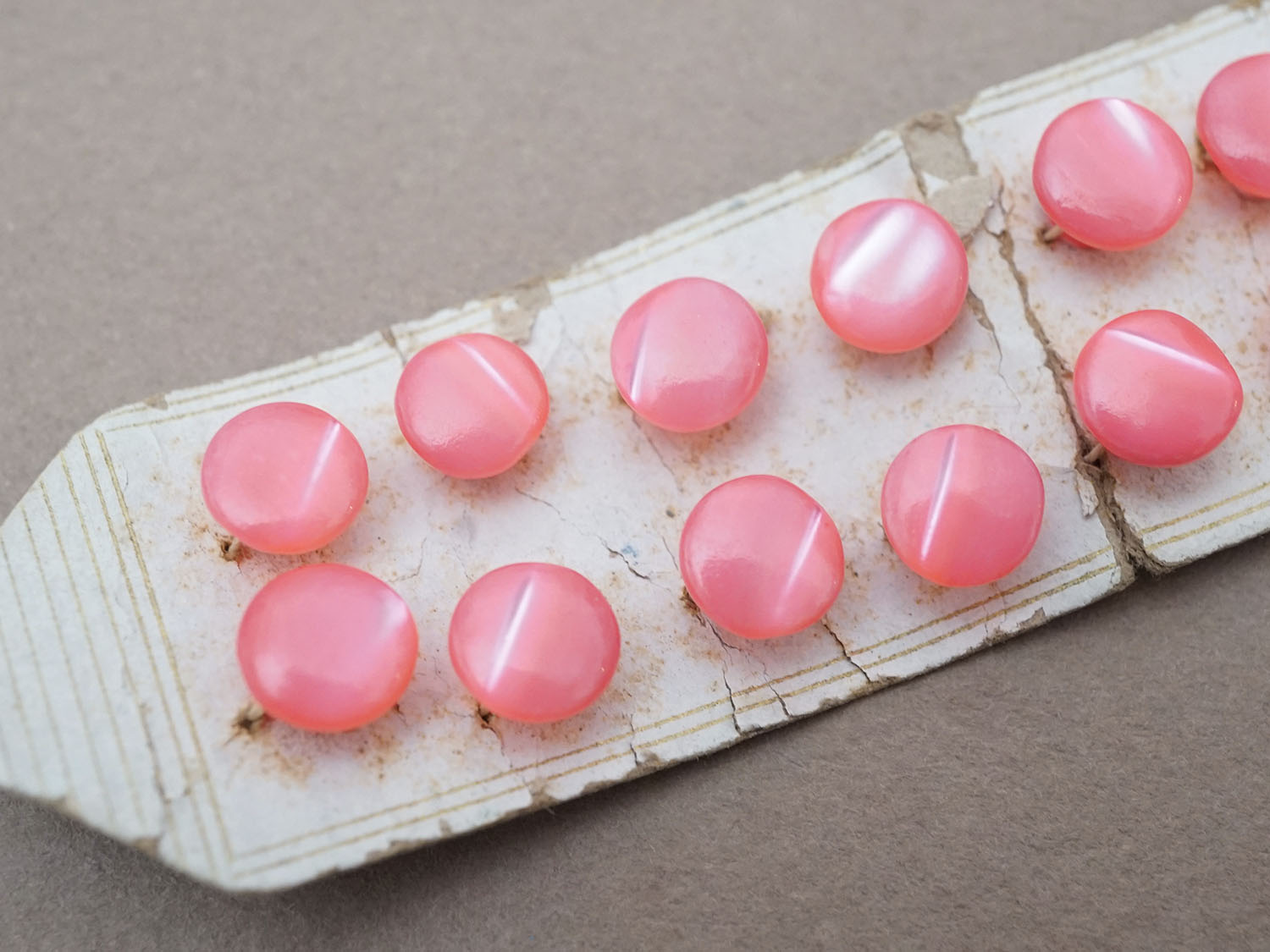 画像3: アンティーク マザーオブパール製 ボタン 7mm ピンク 12ピース シェルボタン (3)