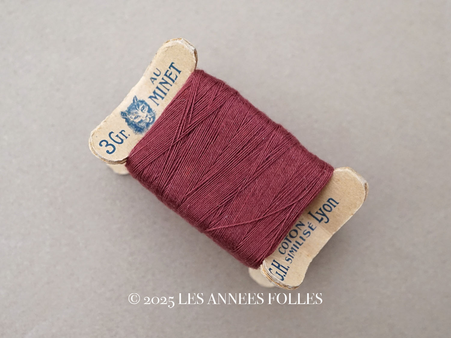 画像1: アンティーク  猫の糸巻き ボルドー - AU MINET - (1)