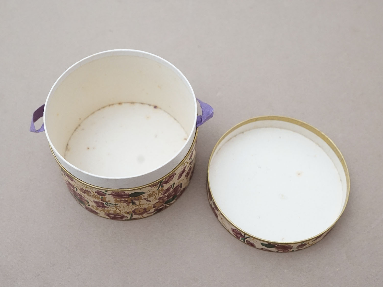 画像8: 【クリスマスセール2025対象外】アンティーク 菫の砂糖菓子の紙箱 SOUVENIR DE TOULOUSE (8)