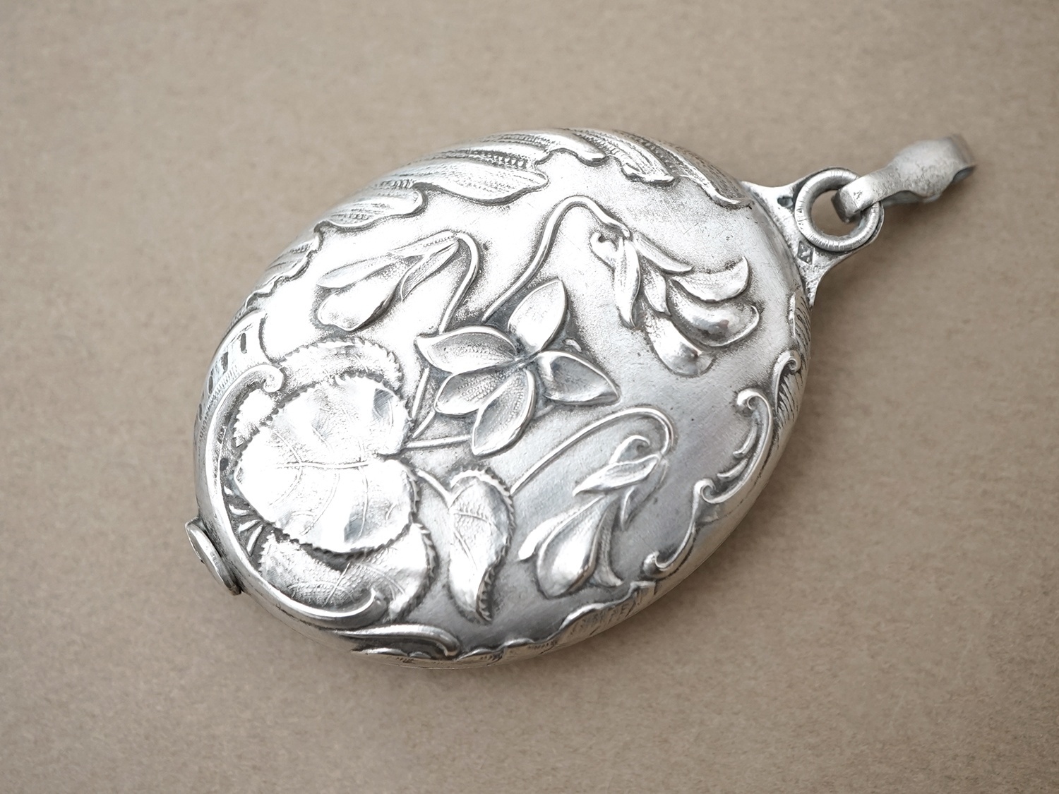 画像3: 【セール対象外】【クーポン対象外】アンティーク 菫 スライド式 ミラー シャトレーヌ用 シルバー製  (3)