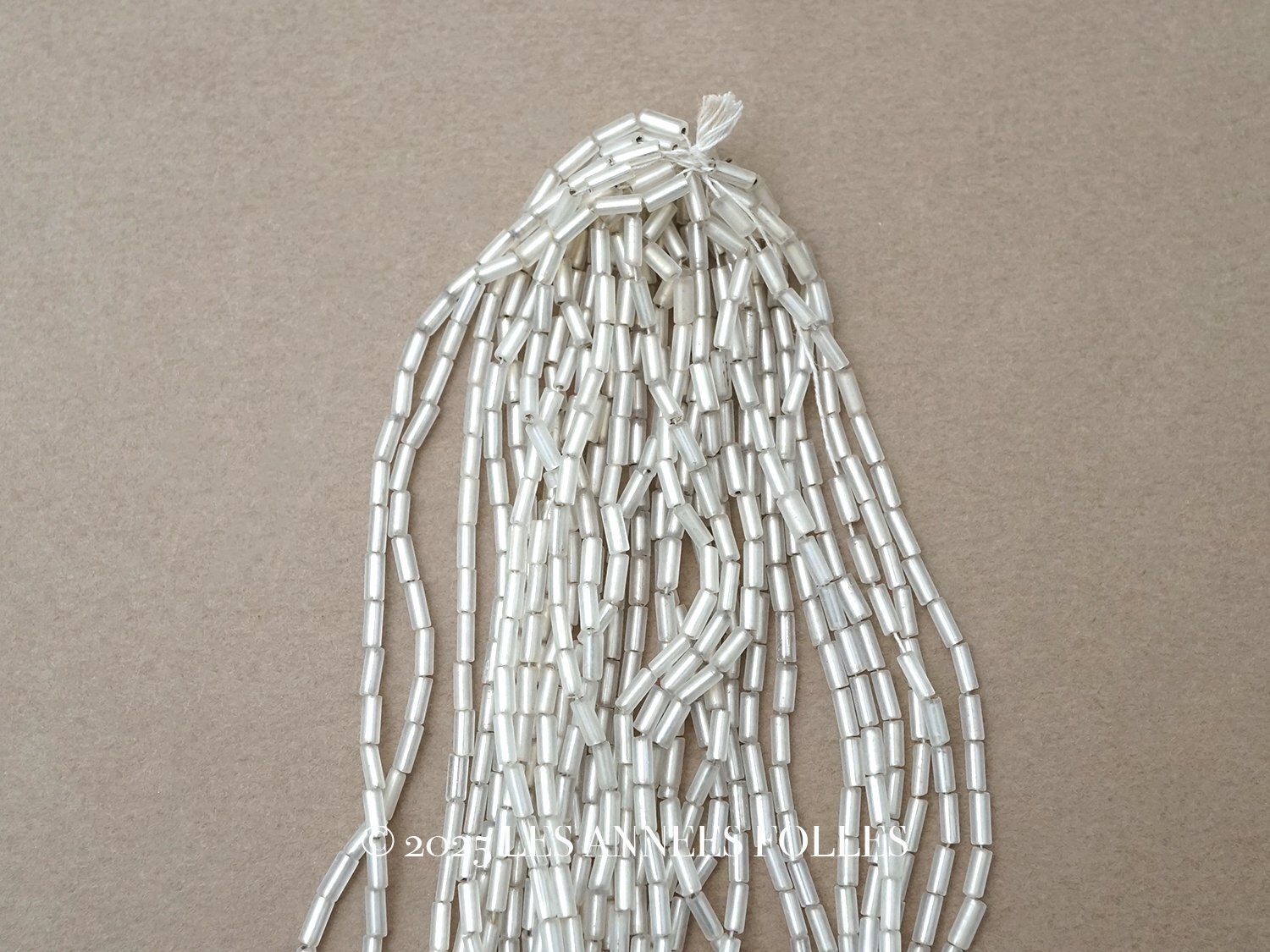 画像1: アンティーク ガラスビーズ 半透明＆シルバー ガラス製 5×2mm 36〜39g (1)