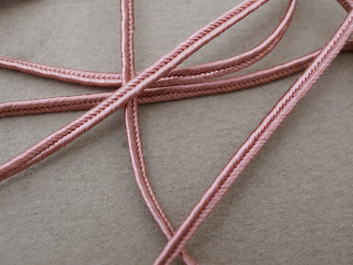 画像4: アンティーク 紐 グレイッシュピンク 4.15m 2mm幅 (4)