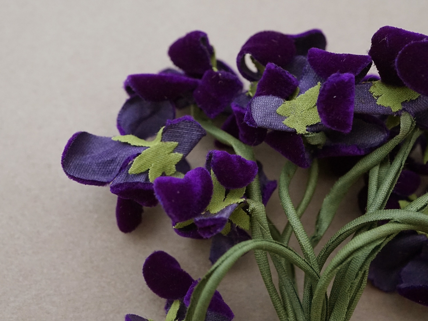 画像3: アンティーク 菫の布花 ベルベット 12輪のブーケ (3)