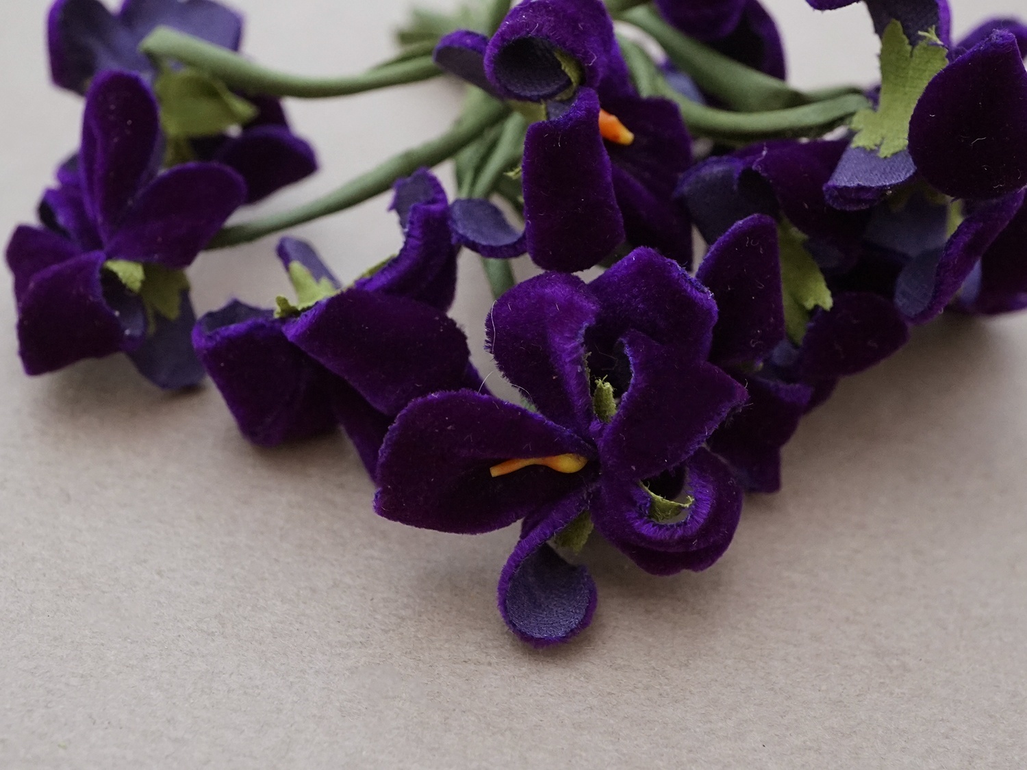 画像5: アンティーク 菫の布花 ベルベット 12輪のブーケ (5)