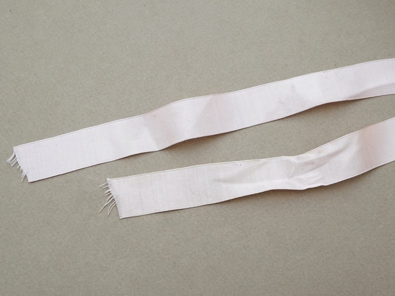 画像10: アンティーク シルク製 ボネ レース&フリル パウダーピンク ベビー用ボネ (10)