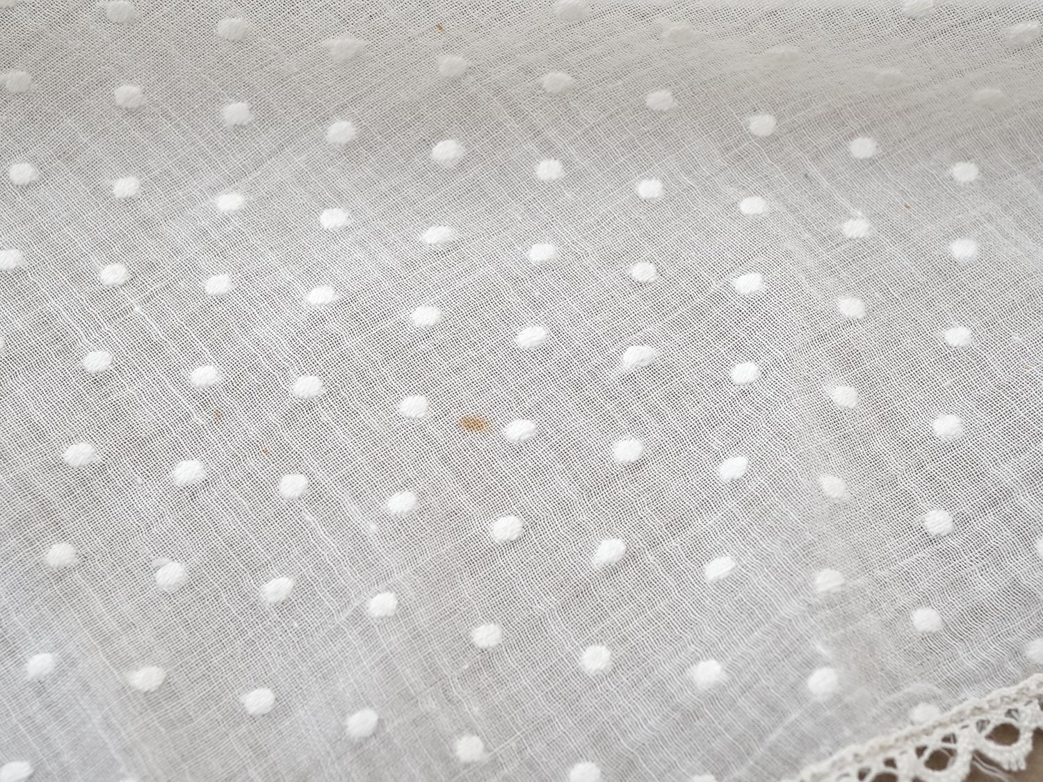 画像7: アンティーク  ドット刺繍入り コットンオーガンジー オフホワイト ファブリック テーブルクロス (7)
