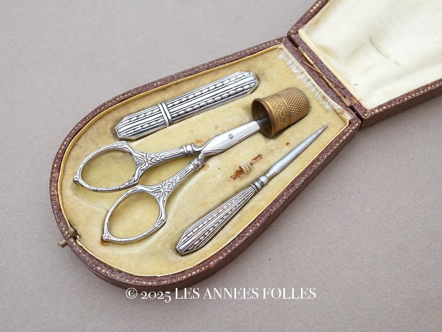 画像1: ＊蚤の市＊ フランス製 アンティーク 裁縫道具セット (1)