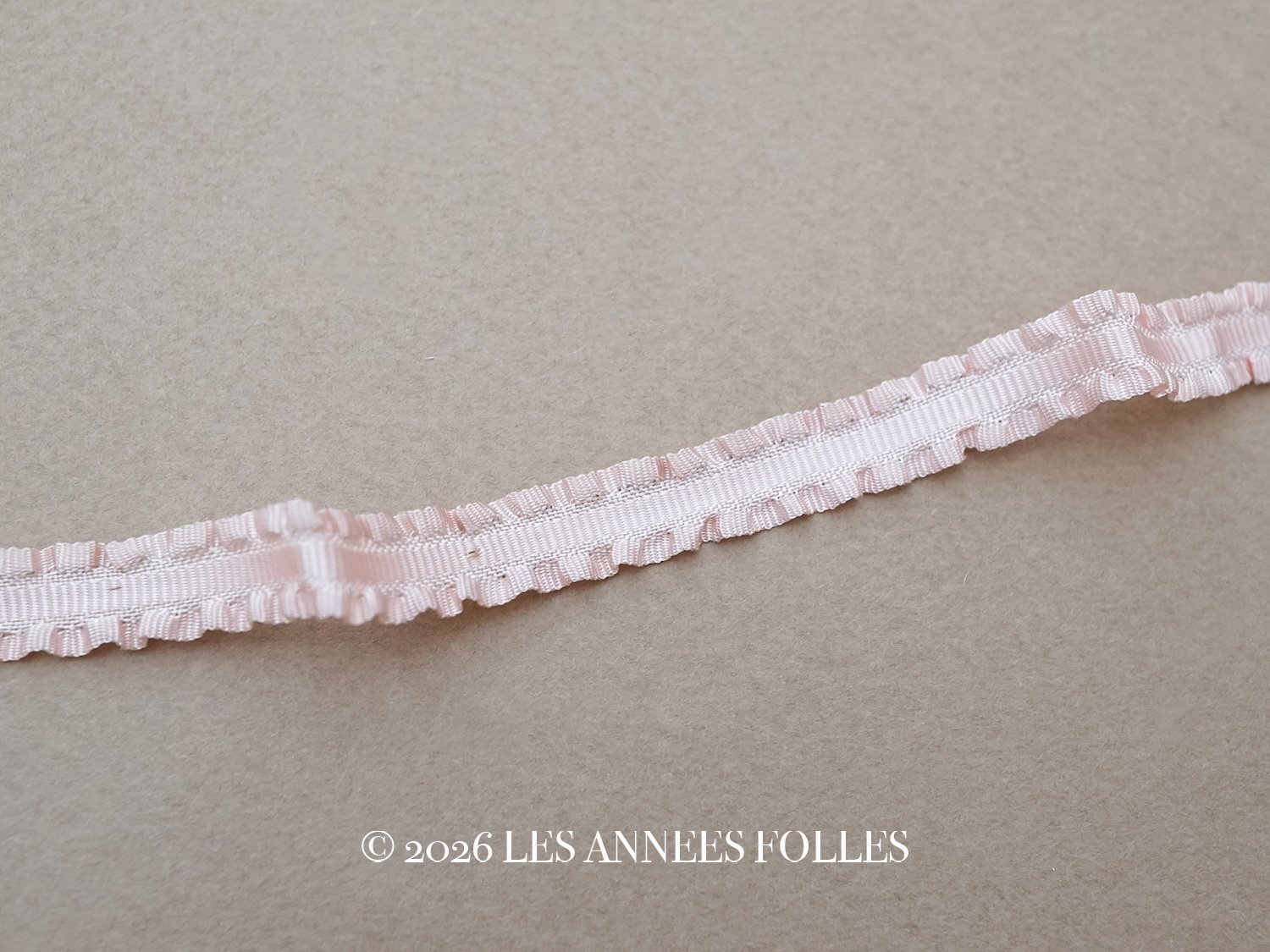 画像1: アンティーク  フリル付 トリム パウダーピンク 9mm幅 30cm (1)
