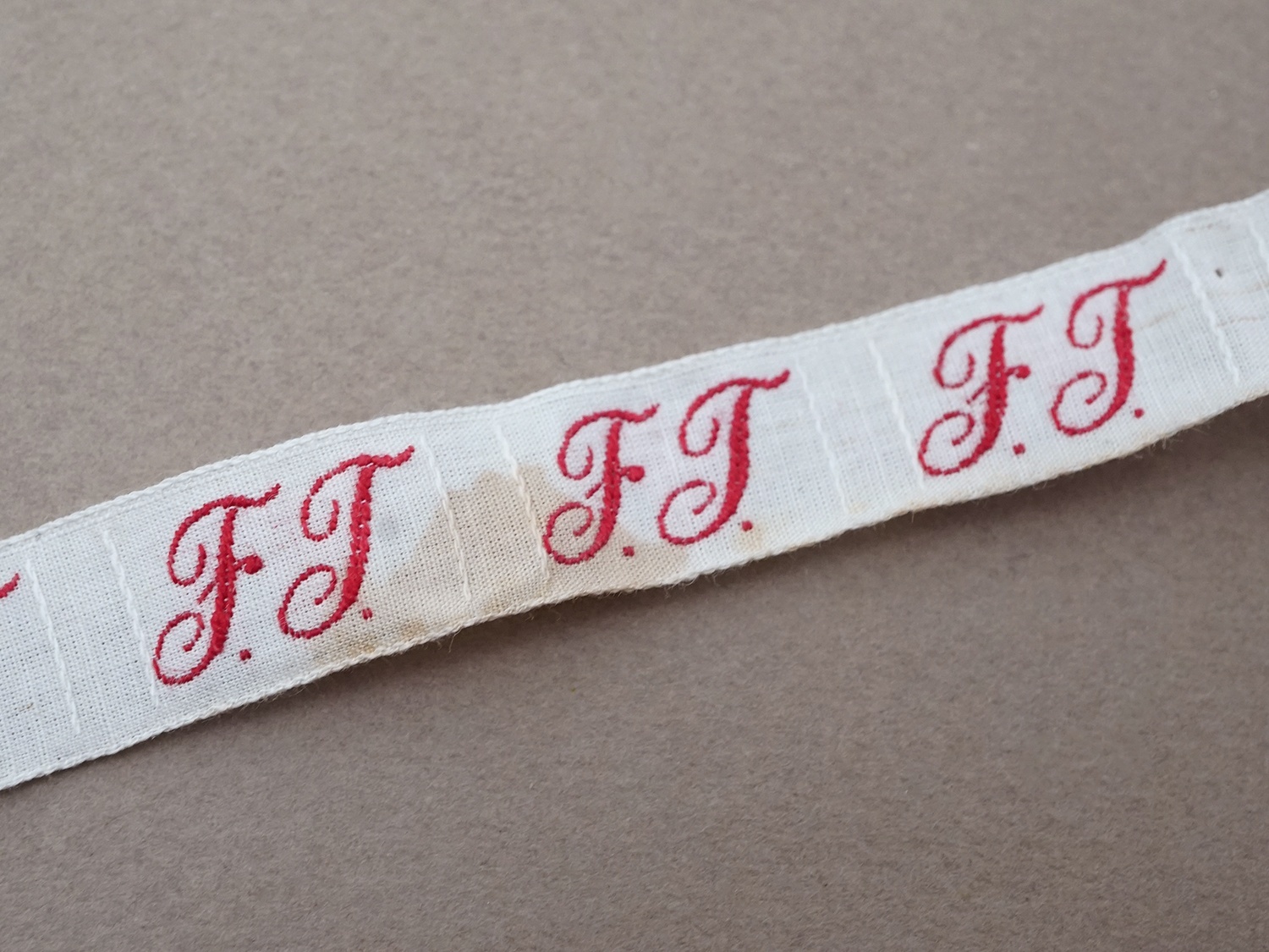 画像3: アンティーク 幅広 イニシャルテープ【FT】約3.5m ボルドー (3)