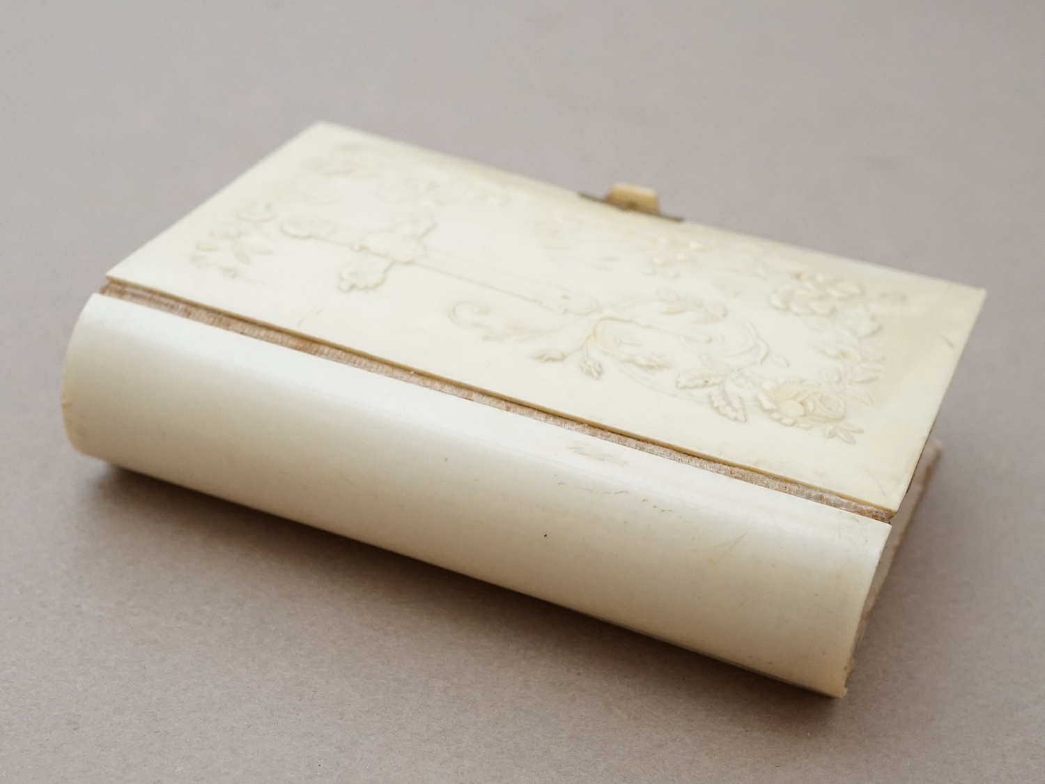 画像11: ＊蚤の市＊ 1906年 ミサ典書 クロス＆薔薇&鈴蘭の聖書  (11)