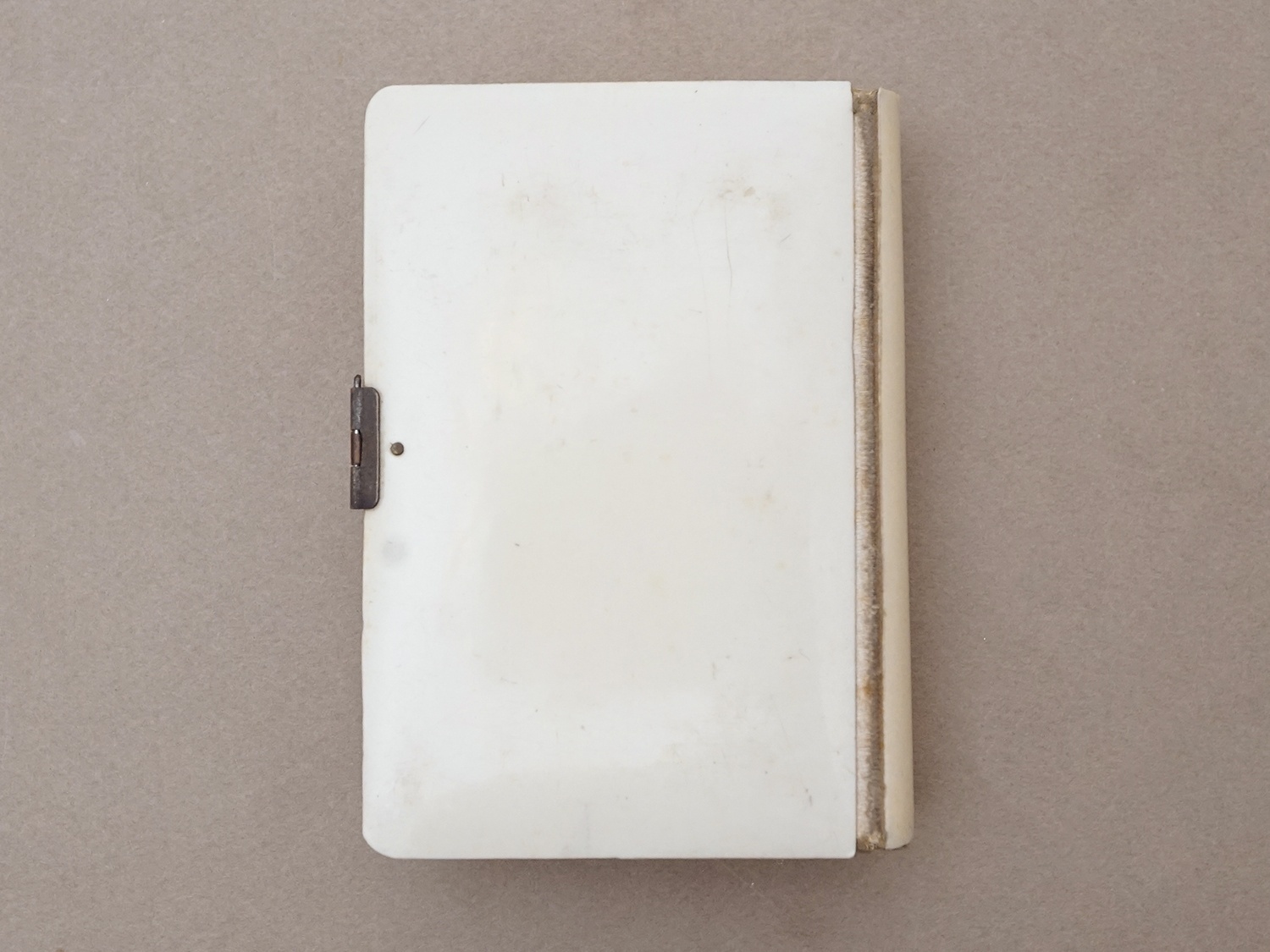 画像4: ＊蚤の市＊ 1901年 ミサ典書 薔薇のブーケ＆クロス 聖書  (4)