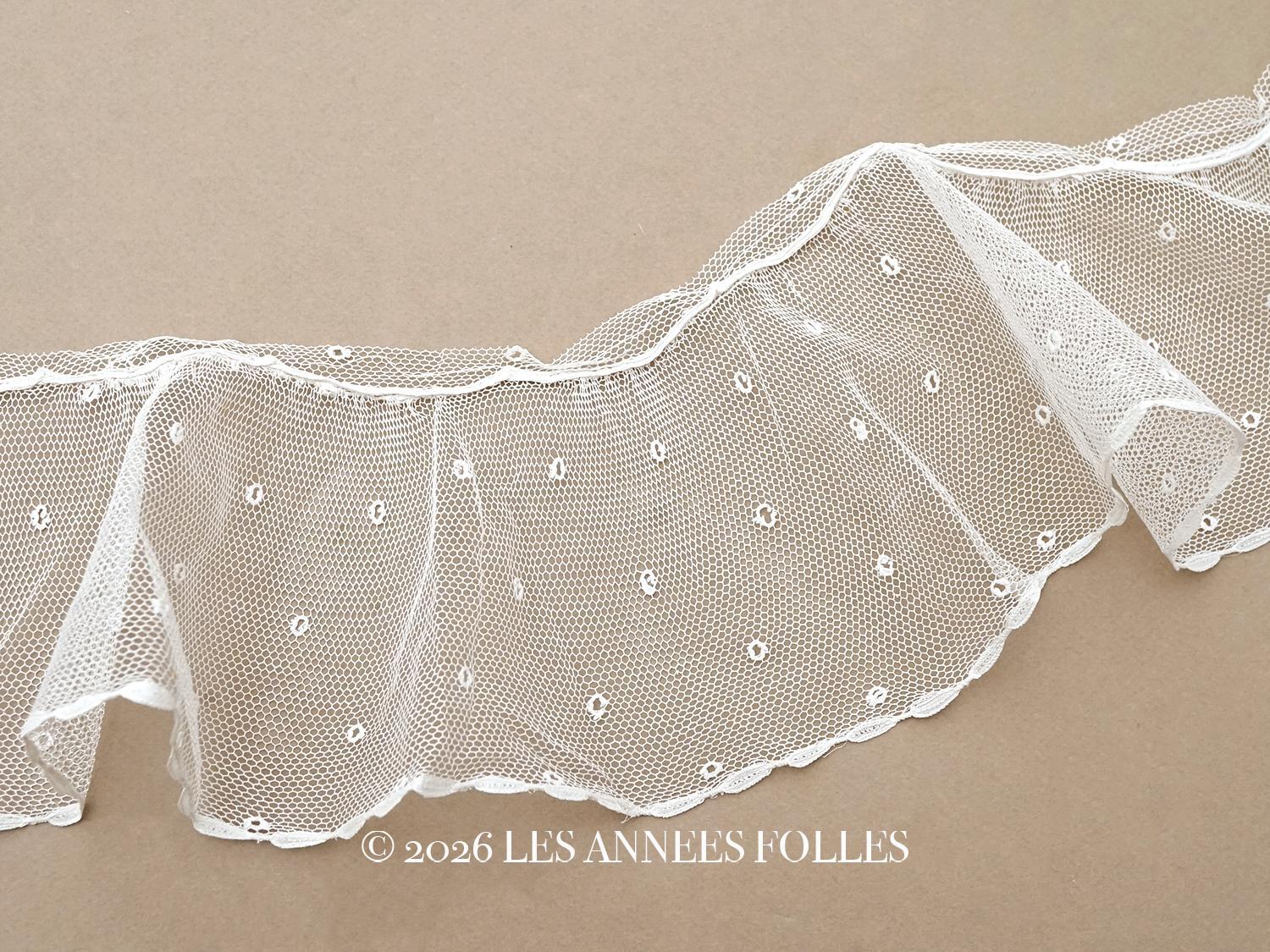 画像1: アンティーク 幅広 フリルレース 2.45m オフホワイト ドット刺繍入り チュールレース  幅11.5cm  (1)