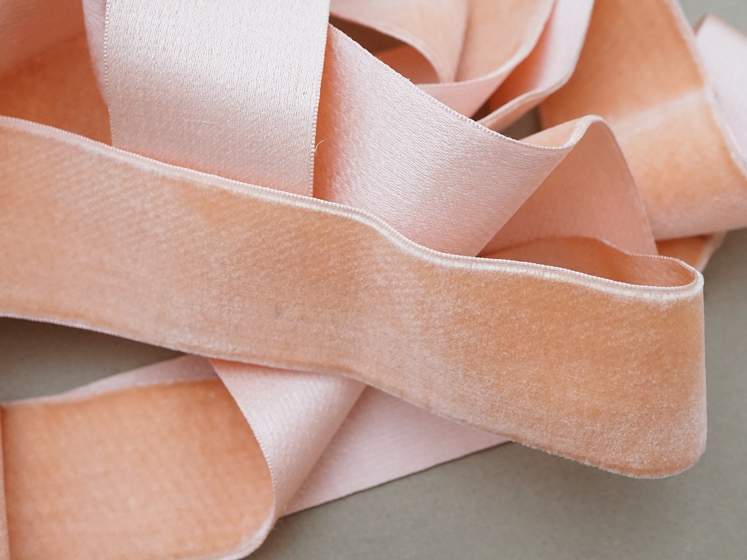 画像3: アンティーク シルク&コットン製 幅広 ベルベットリボン サーモンピンク ダブルフェイス PON 787 N 9 COL 602 (3)