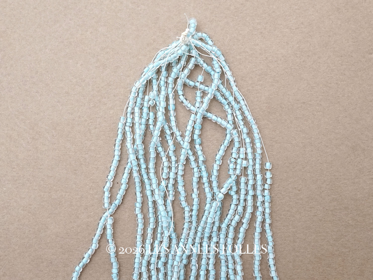 画像1: アンティーク シードビーズ クリア＆パウダーブルー ガラスビーズ 63g (1)