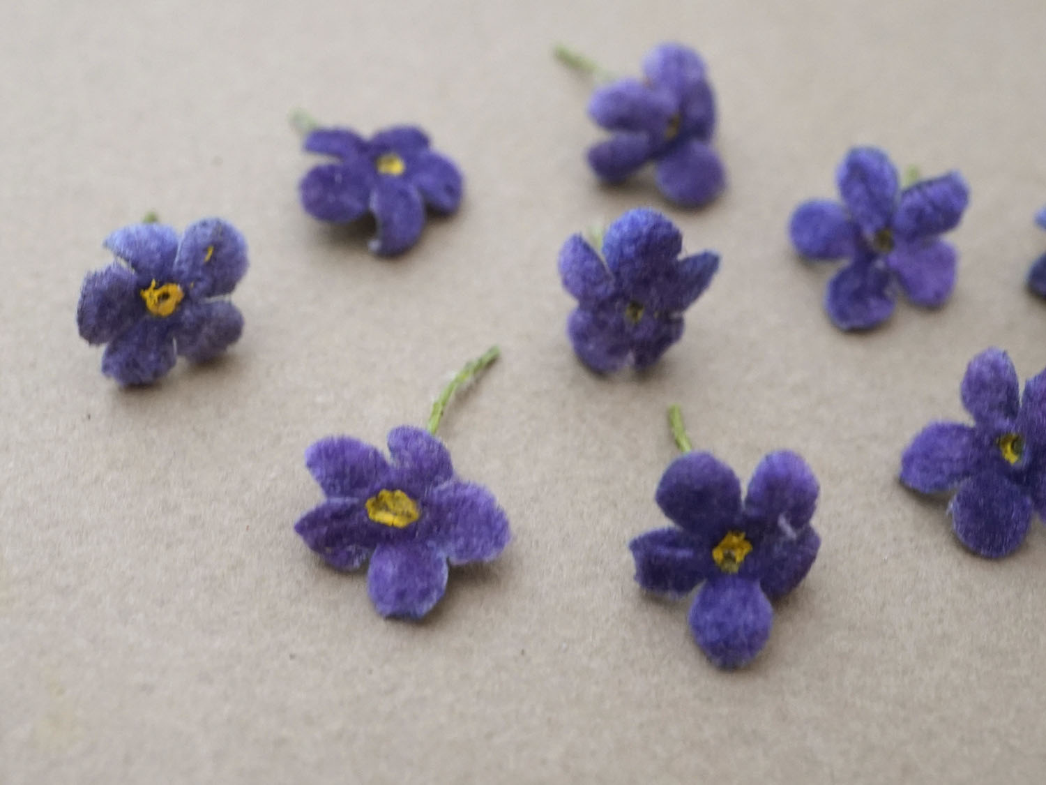 画像2: アンティーク 勿忘草の小さな布花 青紫 9ピースのセット 約13mm (2)