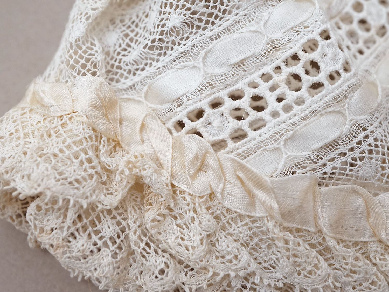 画像7: ＊蚤の市＊アンティーク ベビーボネ レース＆シルクリボン (7)