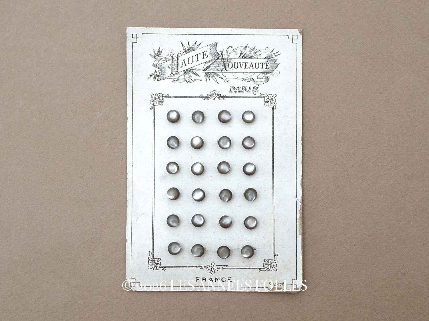 画像1: アンティーク マザーオブパール製 極小 ボタン 5mm 24ピース シェルボタン グレー (1)