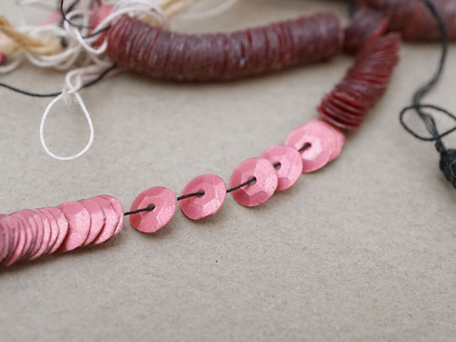 画像3: アンティーク ゼラチン製 スパンコール ピンク 5mm (3)