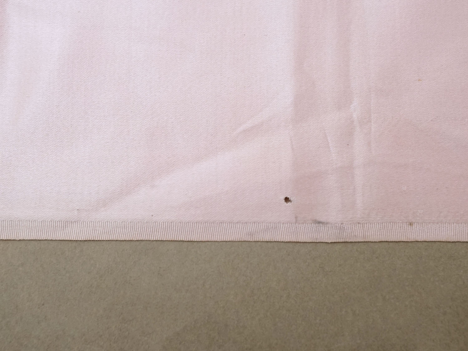 画像10: 19世紀末 アンティーク シルクサテン ファブリック ベビーピンク 生地 53×99cm (10)