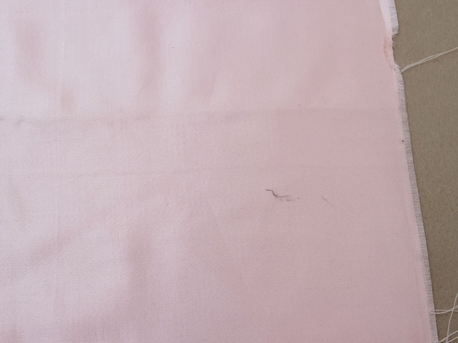 画像9: 19世紀末 アンティーク シルクサテン ファブリック ベビーピンク 生地 53×99cm (9)