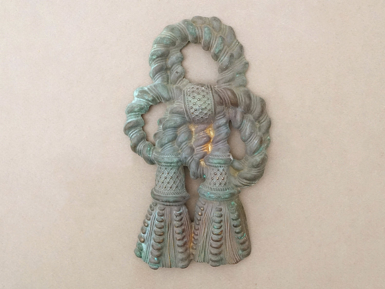 画像2: アンティーク  大きなタッセル型 オーナメント  (2)