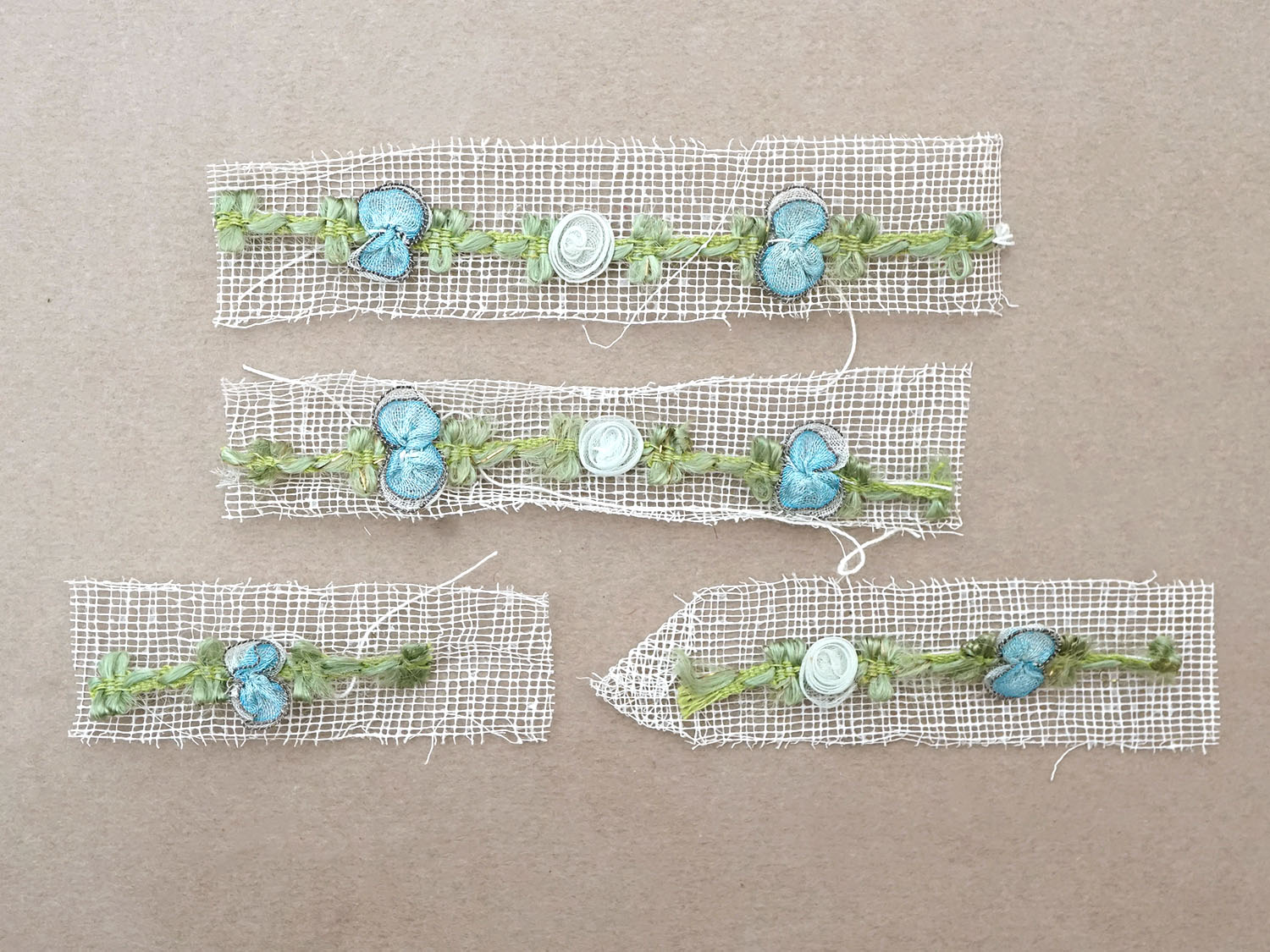 画像6: アンティーク シルク製 薔薇のロココトリム パウダーブルー＆サックスブルー ロココリボン  (6)