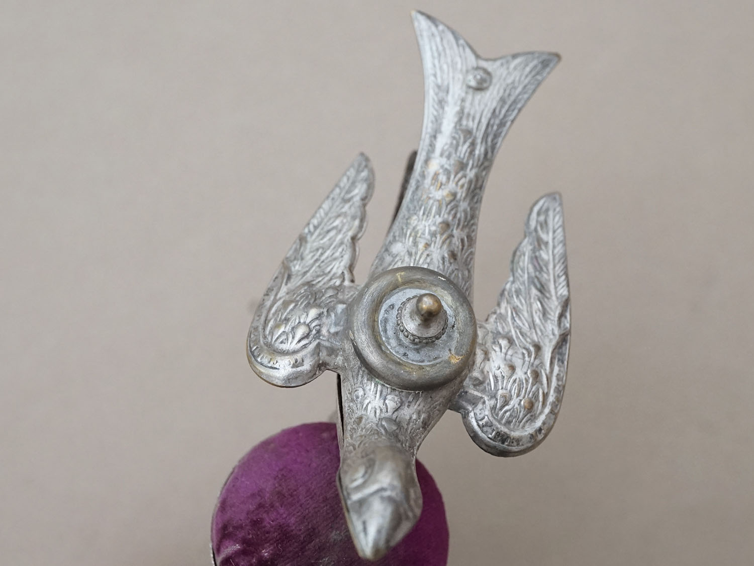 画像8: 19世紀 アンティーク 燕のピンクッション クリップ付 ヴィクトリアン (8)