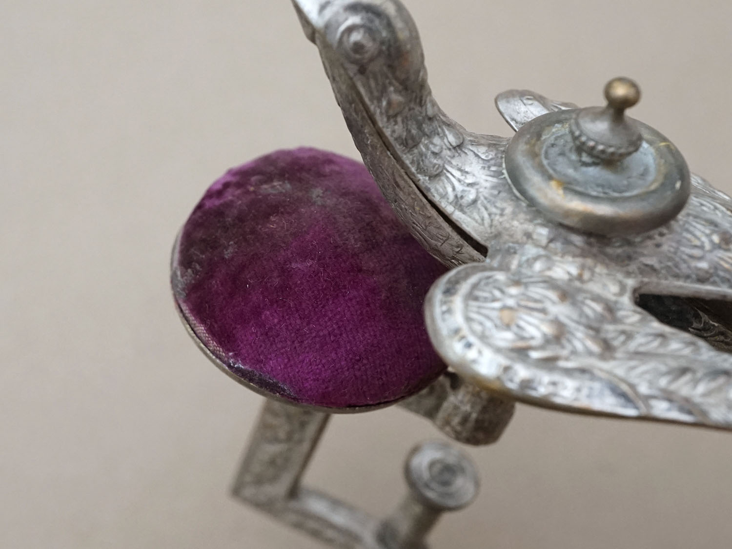 画像6: 19世紀 アンティーク 燕のピンクッション クリップ付 ヴィクトリアン (6)