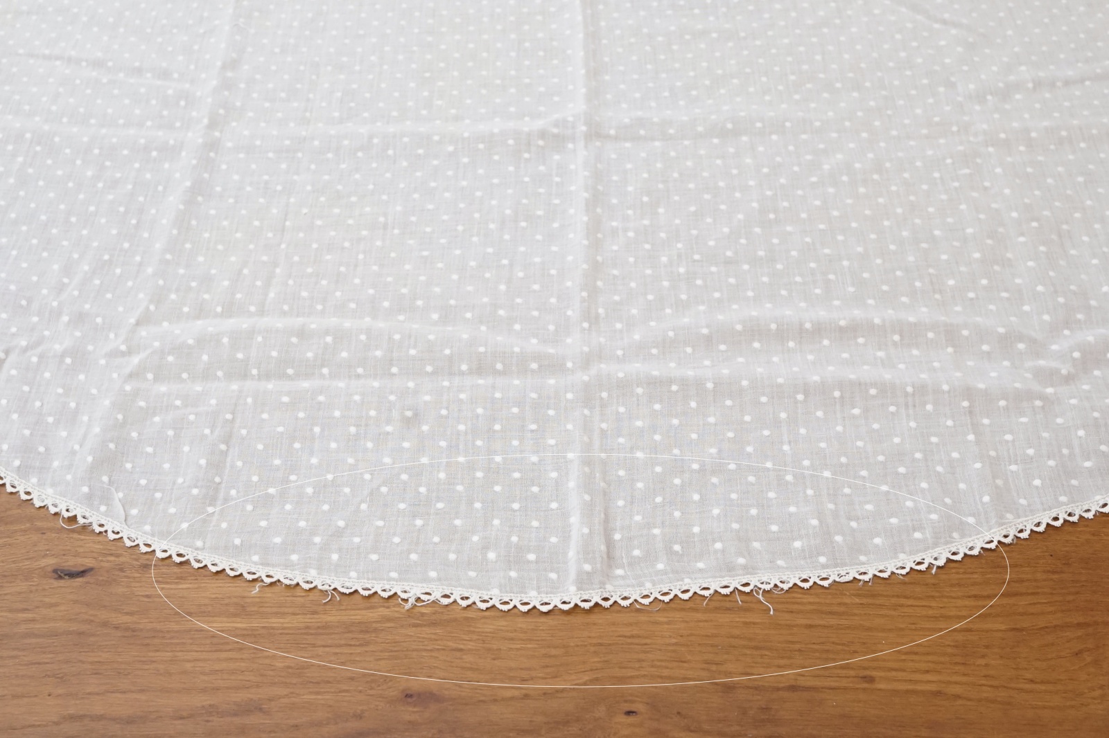 画像16: アンティーク  ドット刺繍入り コットンオーガンジー オフホワイト ファブリック テーブルクロス (16)