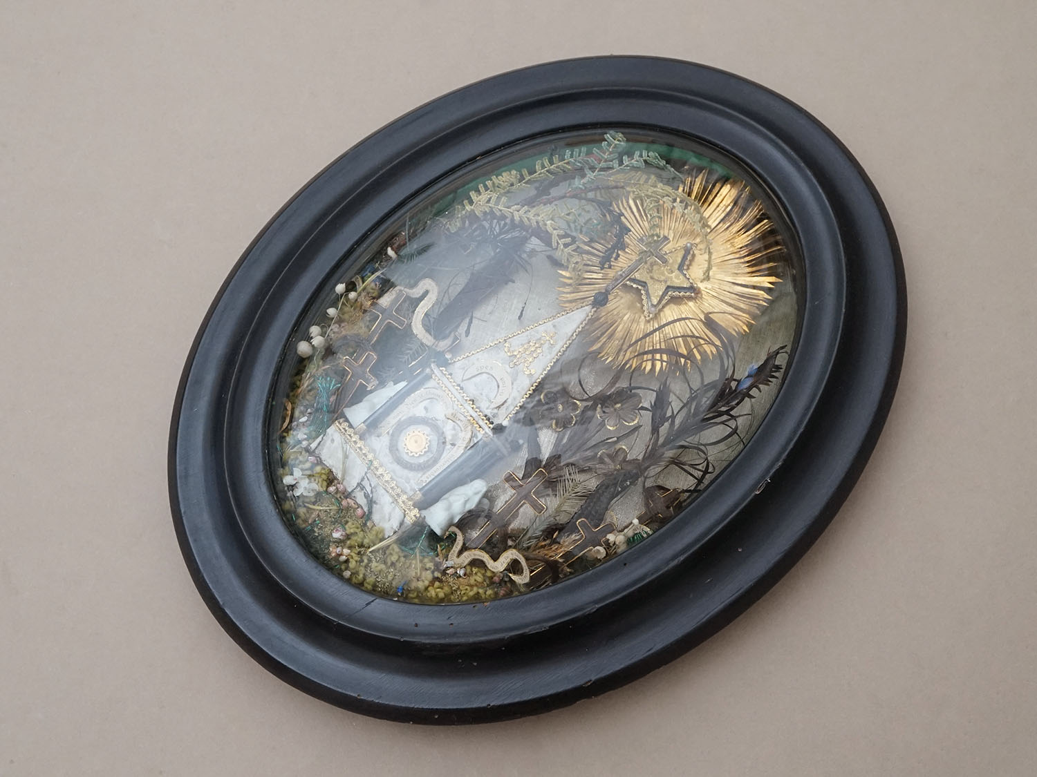 画像2: 19世紀 アンティーク ルリケール 大きなガラスドーム 遺物 44.6×35cm (2)