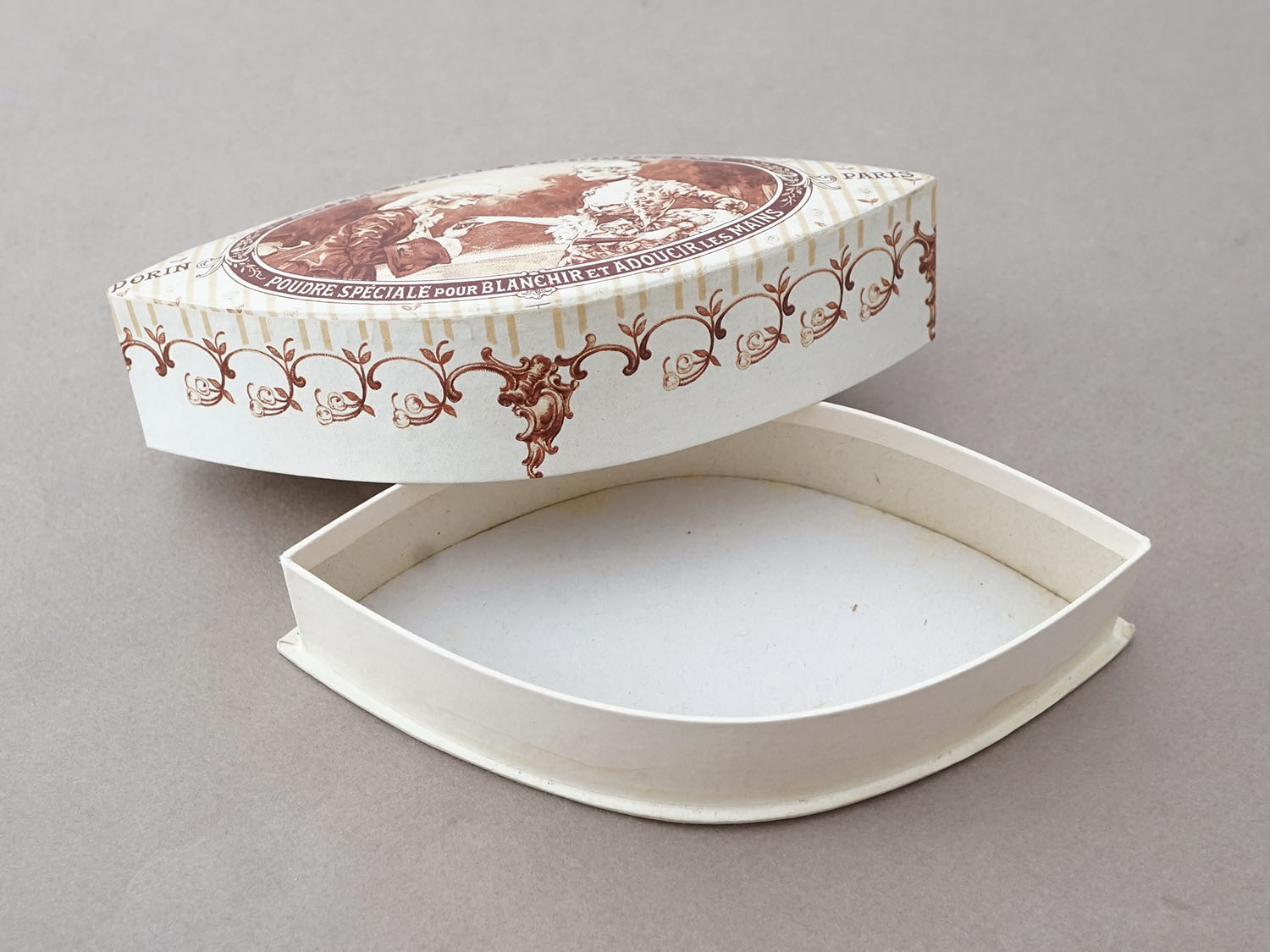 画像3: アンティーク パウダーボックス POUDRE SPECIALE POUR BLANCHIR ET ADOUCIR LES MAINS - DORIN PARIS - (3)