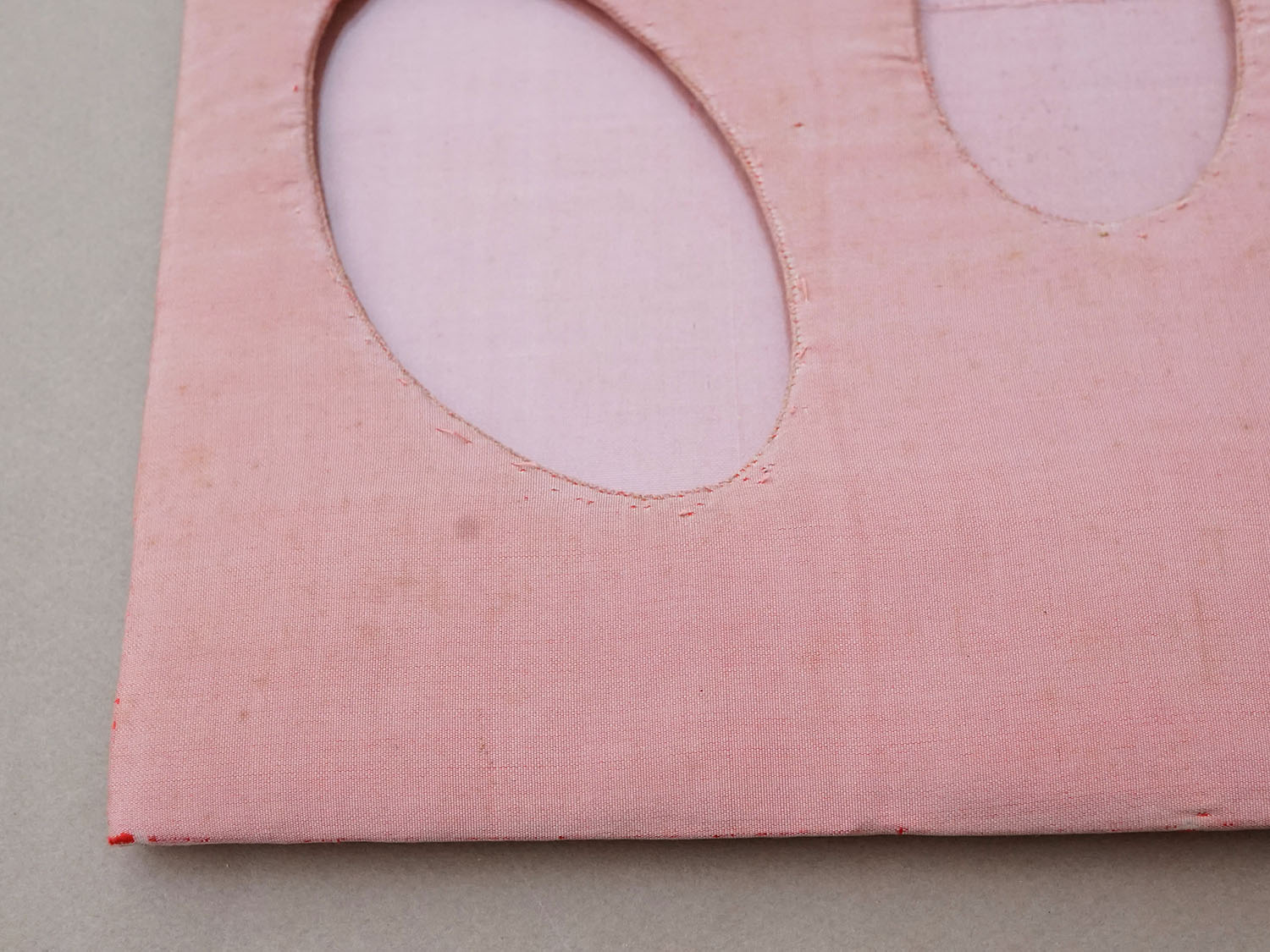 画像5: ＊蚤の市＊アンティーク フォトフレーム シルク製 ピンク (5)