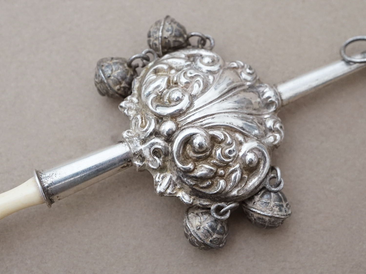 画像4: ＊蚤の市＊19世紀 ナポレオン3世時代 アンティーク ラトル シルバー製 (4)