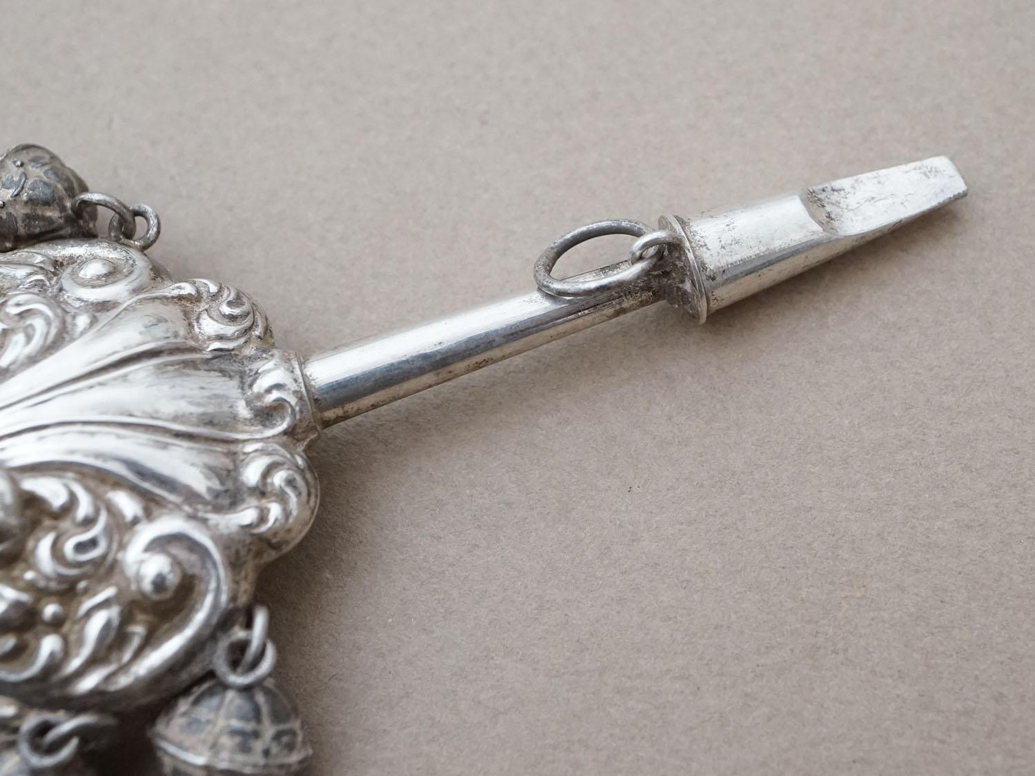 画像3: ＊蚤の市＊19世紀 ナポレオン3世時代 アンティーク ラトル シルバー製 (3)