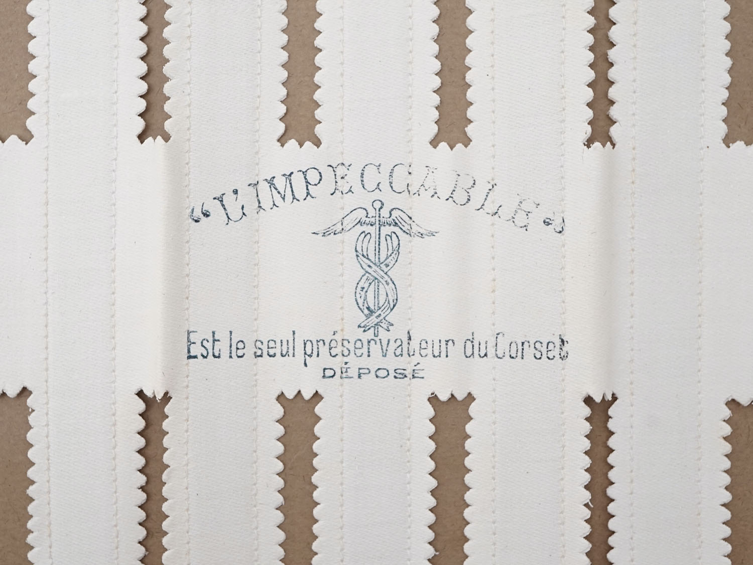 画像2: 未使用 新品同様 1900年代 アンティーク コルセットのパーツ (2)