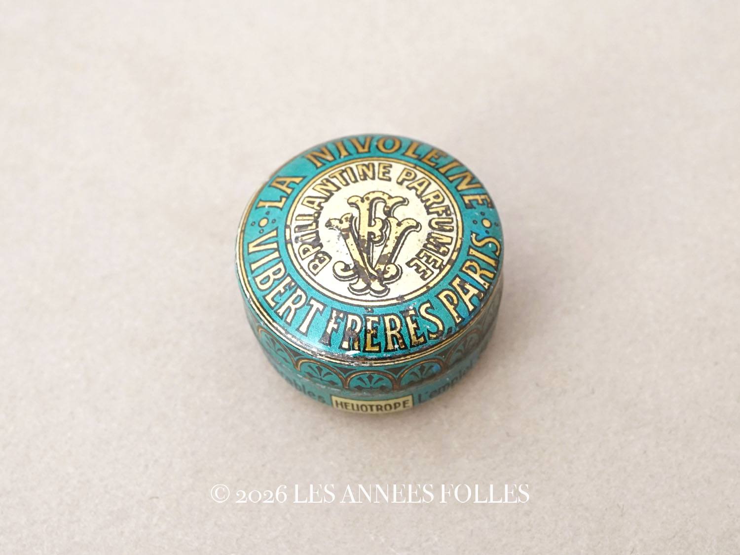 画像1: 1900年頃 アンティーク ワセリン缶 ヘリオトロープのヘアークリーム LA NIVOLEINE - VIBERT FRERES PARIS - (1)