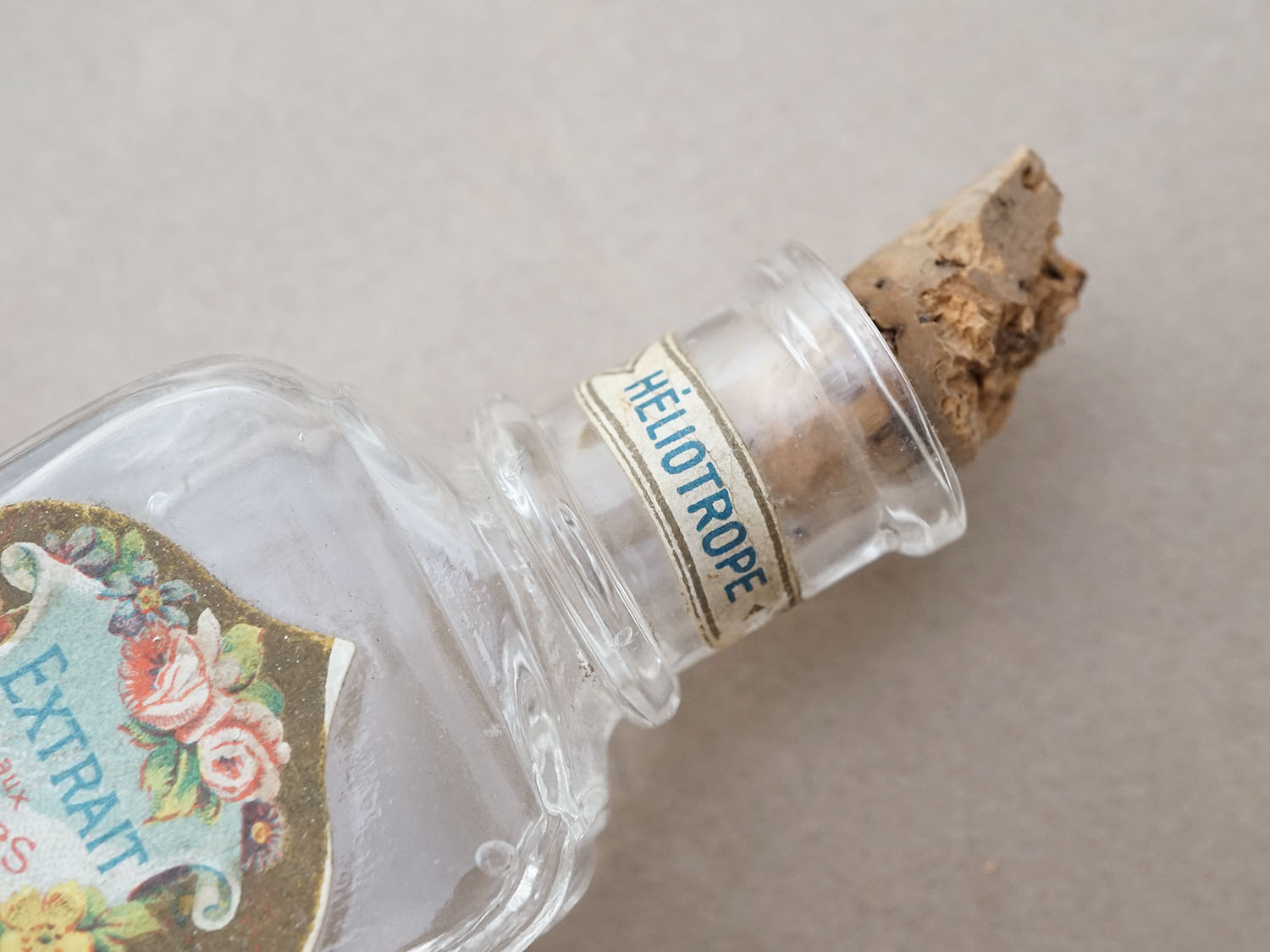 画像2: アンティーク パフュームボトル 鈴蘭柄 EXTRAIT AUX FLEURS POUR LE MOUCHOIR  (2)