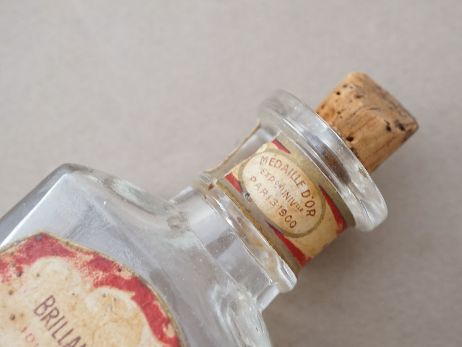 画像2: ＊蚤の市＊アンティーク パフュームボトル BRILLANTE POUR LES CHEVEUX ET LA BARBE MULTIFLORIS E - PARFUMERIE F.MILLOT PARIS -  (2)