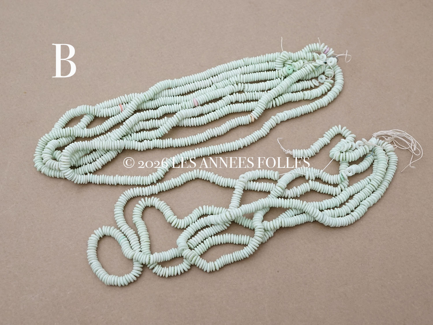 画像5: アンティーク ゼラチン製 スフレ スパンコール アップルグリーン 4mm 約1400ピース COL 17 (5)