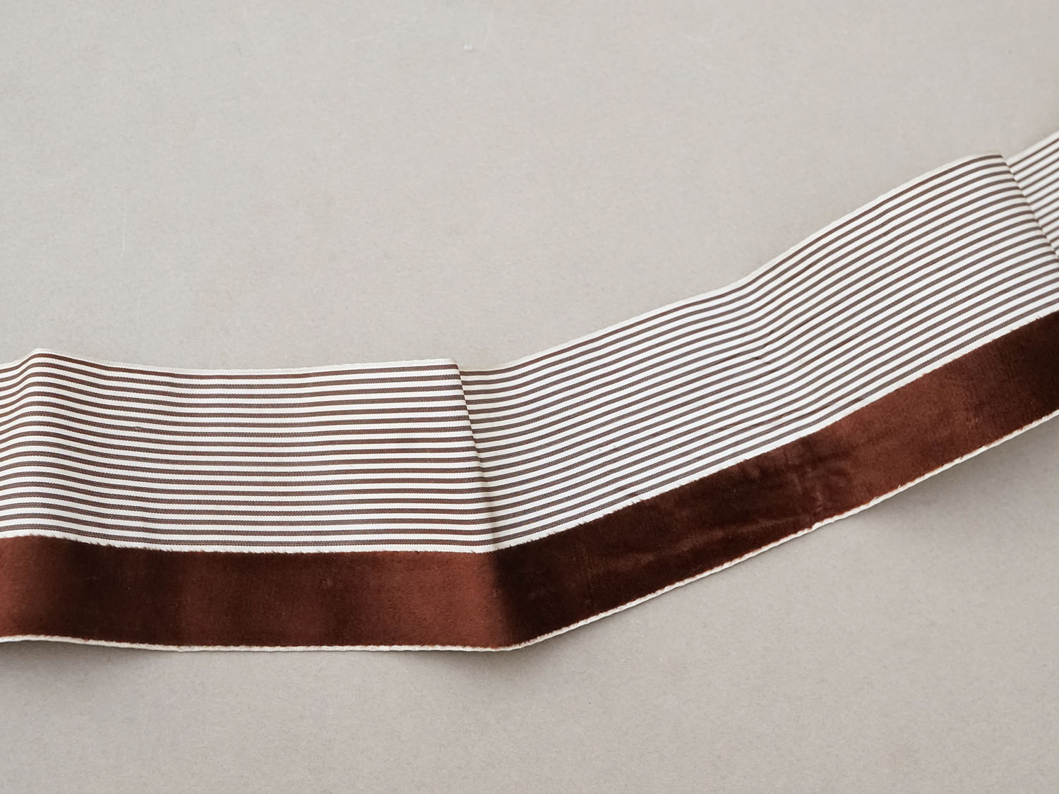 画像3: 1900年頃 アンティーク シルク製 リボン ストライプ ブラウンのベルベット  2.4m (3)