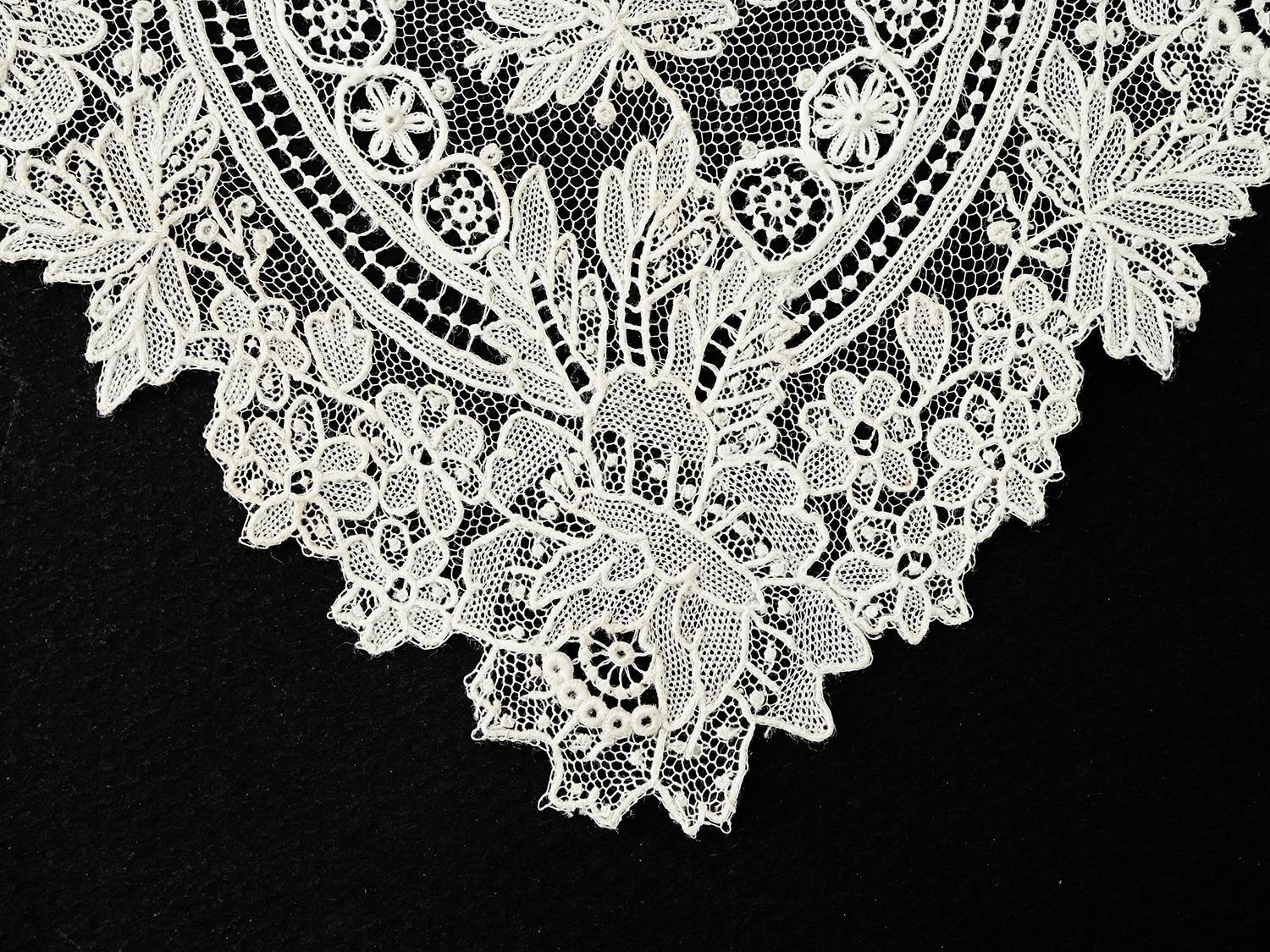 画像5: アンティーク ポワンドガーズ  結婚式のハンカチ 【JM】イニシャル刺繍入り【ポワン・ド・ガーズ】  (5)