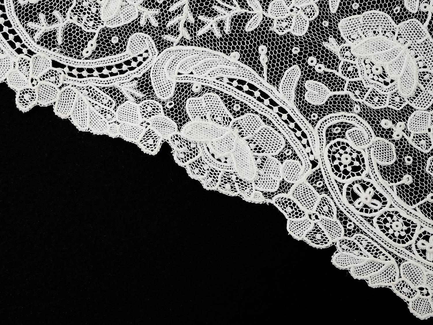 画像10: アンティーク ポワンドローズ  結婚式のハンカチ 【MV】イニシャル刺繍入り 【ポワン・ド・ローズ】　【ポワン・ド・ガーズ】  (10)