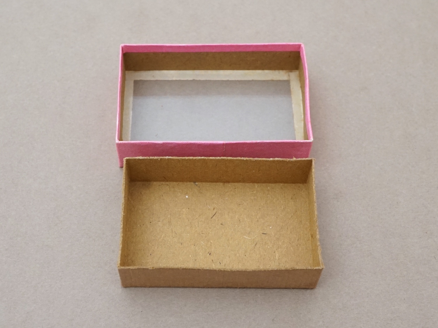 画像6: ＊蚤の市＊アンティーク ガラスの蓋の紙箱 ピンク (6)