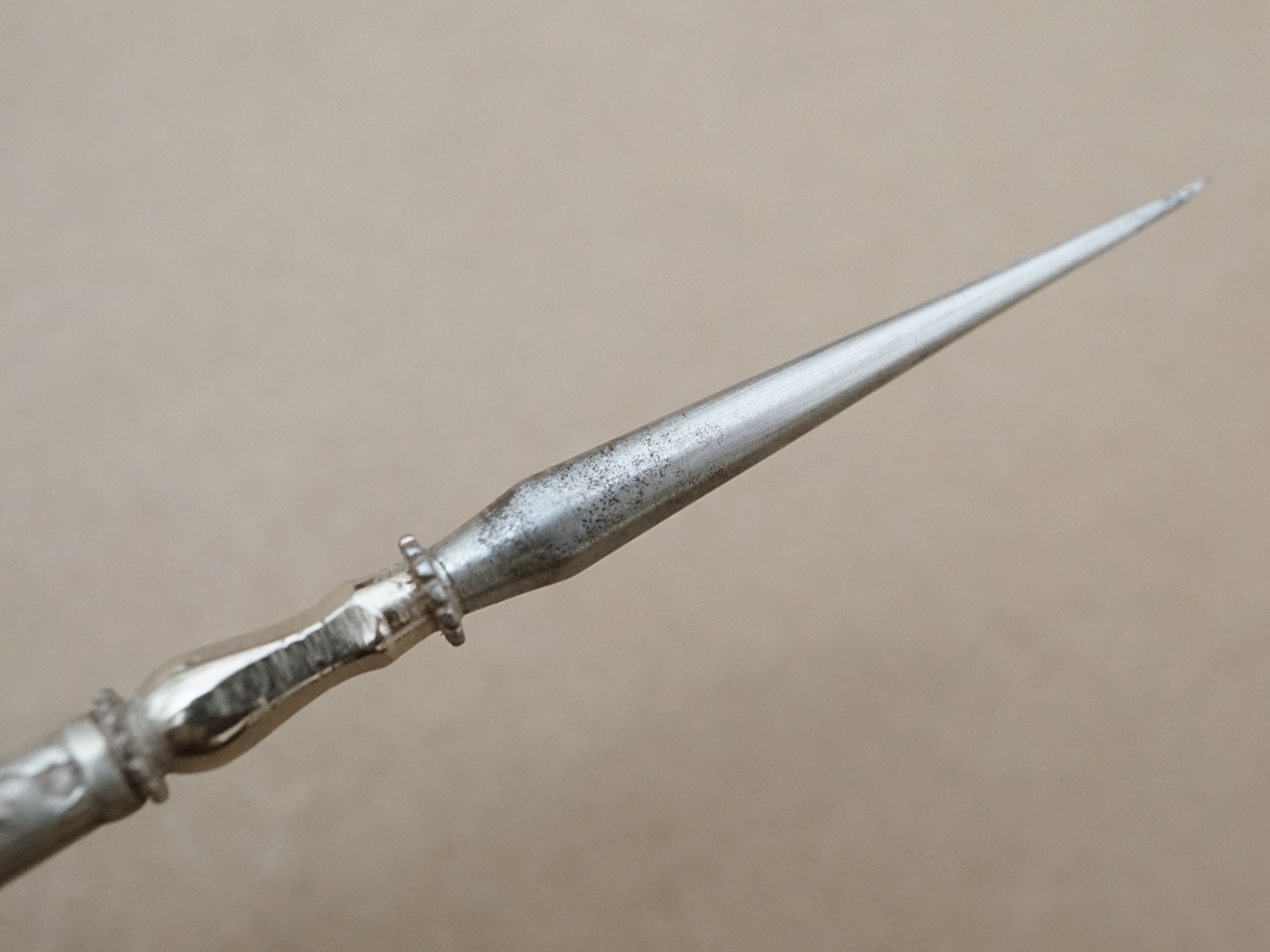 画像8: アンティーク シルバー製 薔薇模様 裁縫道具セット  (8)